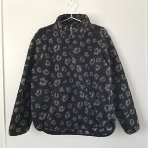 Leopard Sherpa Black and Gray Pullover size Large